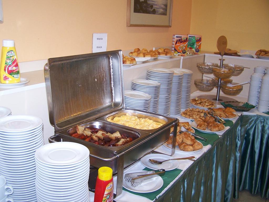 Hotel Bara Junior Budapest Restaurant foto